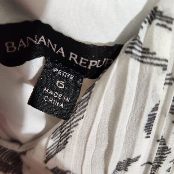 Banana Republic Petite Dress Womens Sleeveless V-Neck Pleated Size 6 Petite - Picture 4 of 15